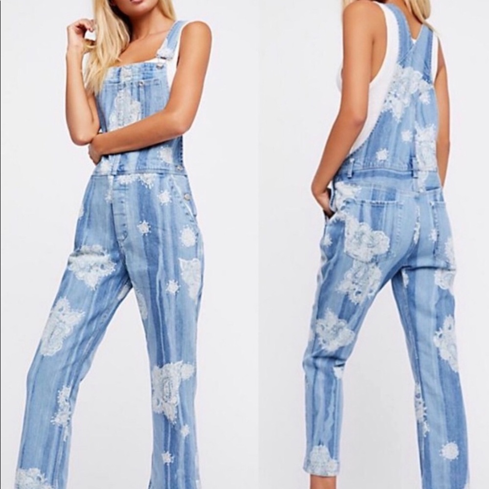 FREE PEOPLE THE BOYFRIEND DENIM PAISLEY BOTANICAL PRINTED OVERALLS 28
